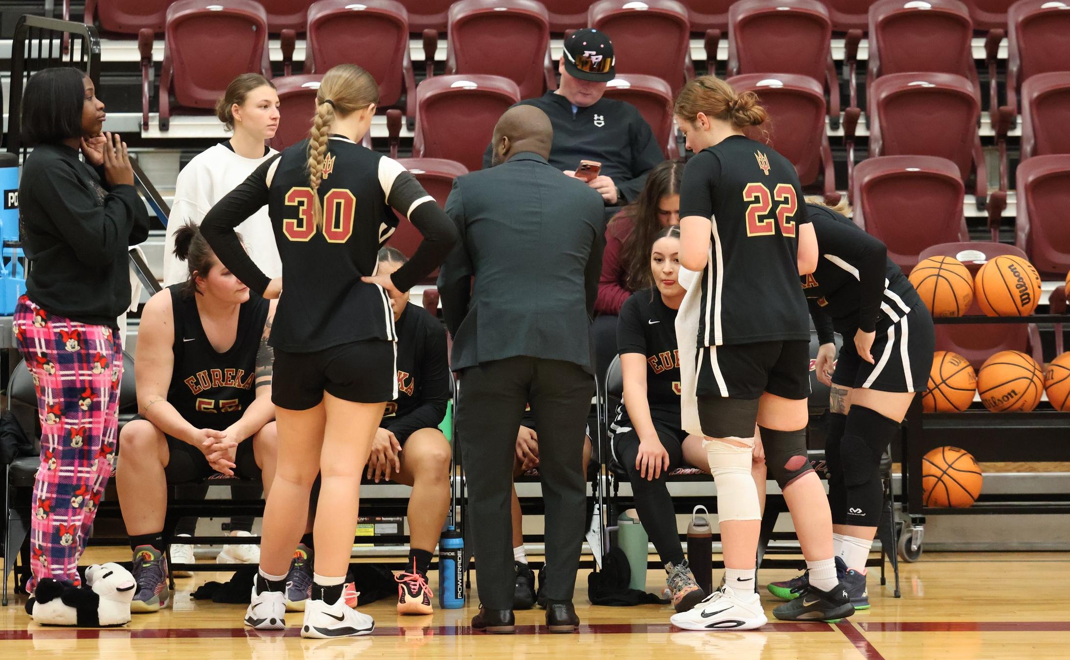 Women&rsquo;s Basketball Preview: Red Devils Travel to Louisville for SLIAC Matchup at Spalding